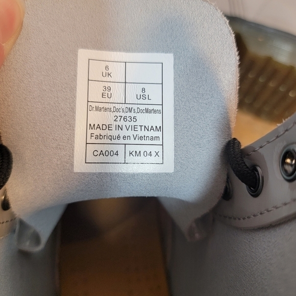 Dr. Martens grey patent leather. Size 7!! - Picture 5 of 6